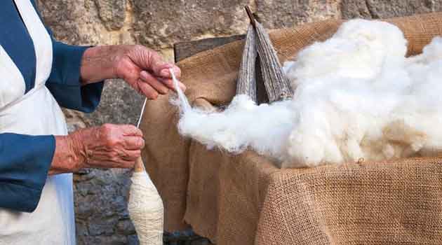 Sharp rise in global trade of carded wool woven fabrics