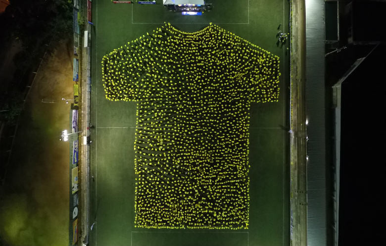 Largest human image of a shirt