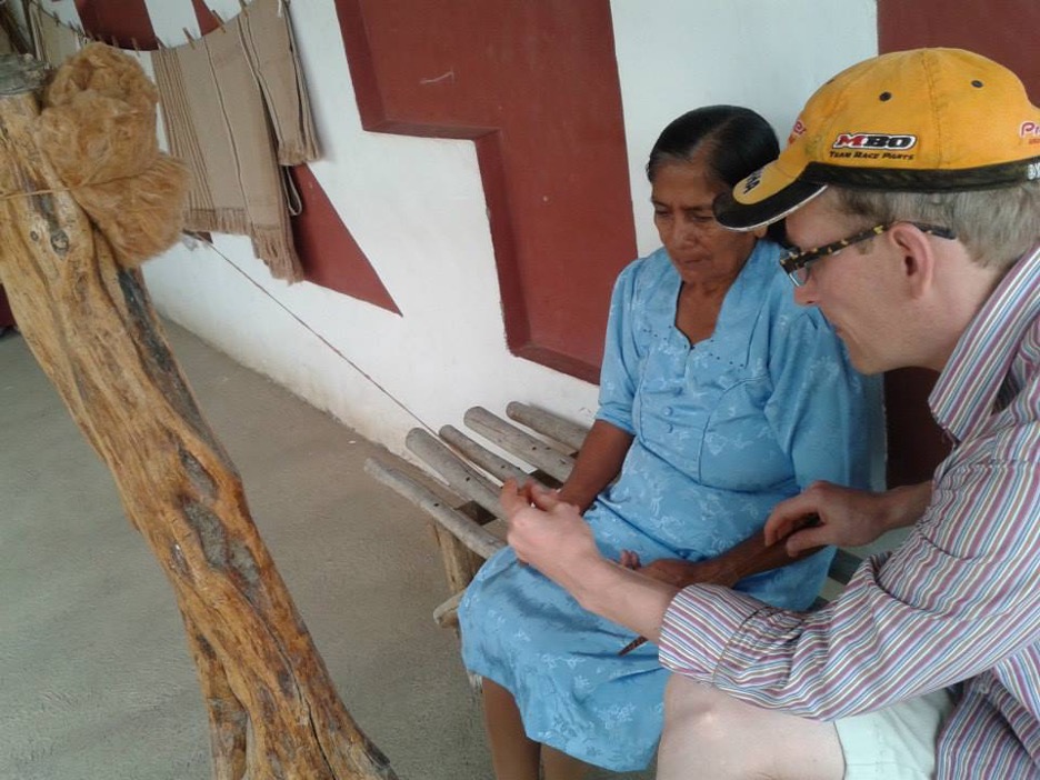 Spinning alpaca yarn by hand