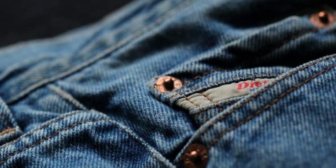 What encourages Tunisia to position itself as a HUB for Sustainable Denim?