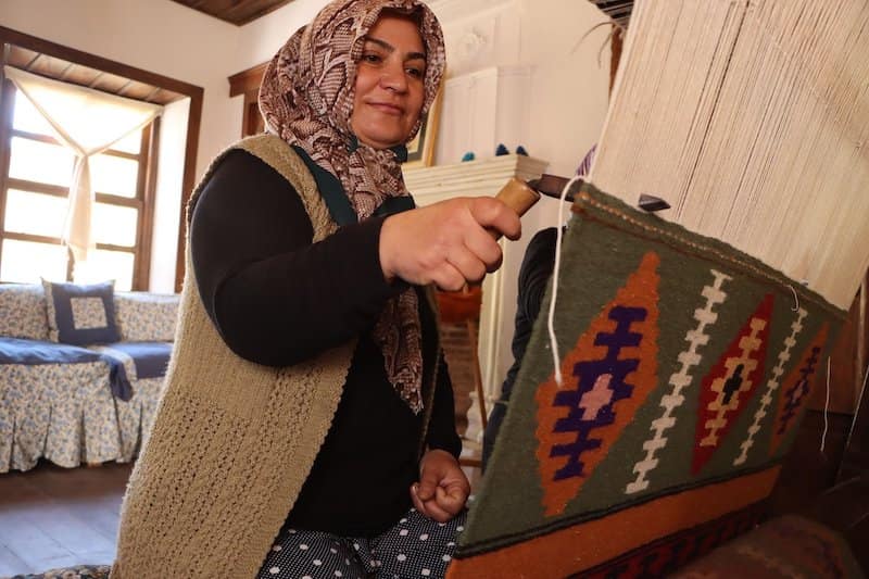 Forgotten Kula carpets of Manisa revived at historical mansion