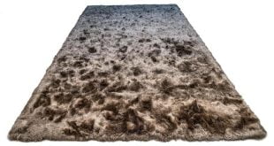 AIRY HIGH-PILE RUG WITH SOFT COLOUR GRADIENT