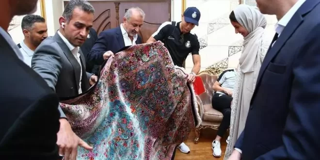 Iranian Club Persepolis Presents Ronaldo with Persian Carpet