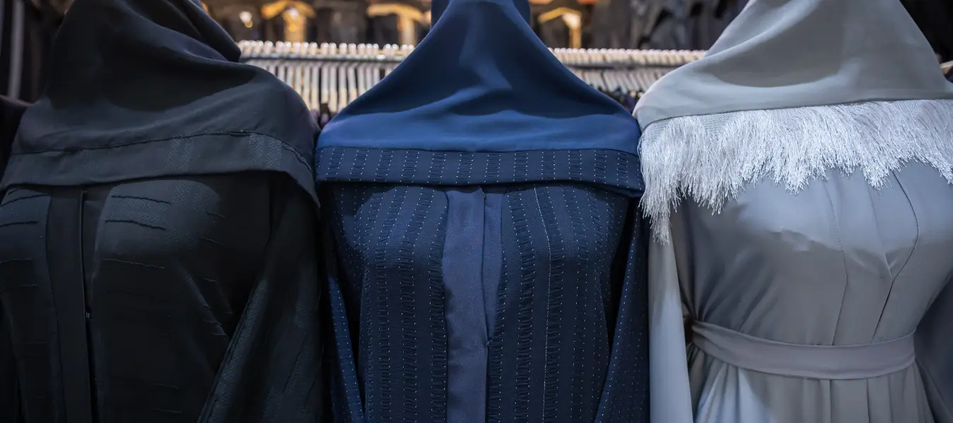 Choosing the Right Abaya Fabric: A Guide to Comfort and Elegance