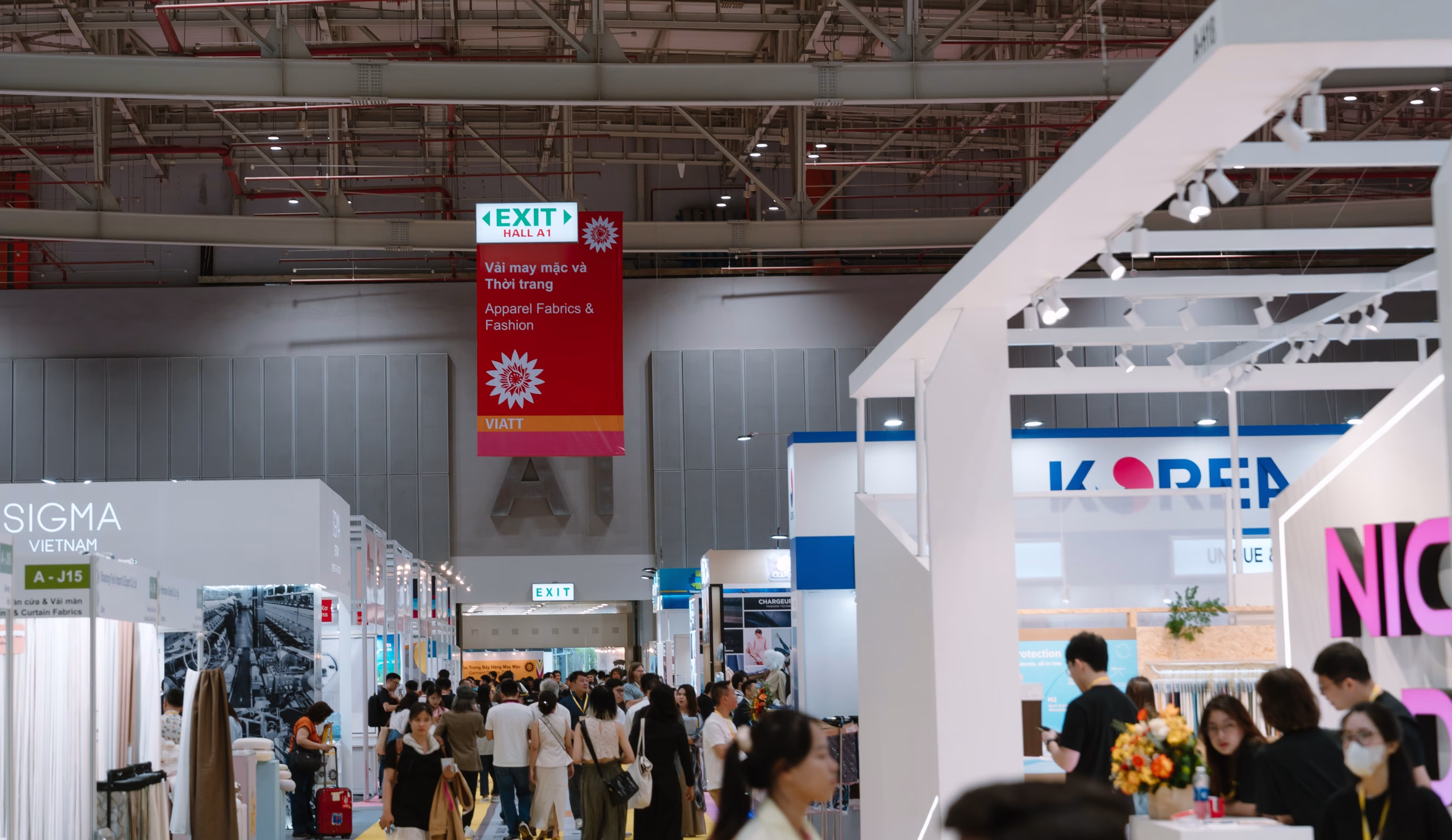 International exhibitors showcasing apparel, home textiles and technical textile technologies at VIATT 2026 Vietnam