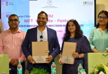 X-Rite Pantone and NIFT Partner to Build Color Management Skills for India’s Fashion and Textile Workforce Fashion design students using digital color management technology during textile color training in India.