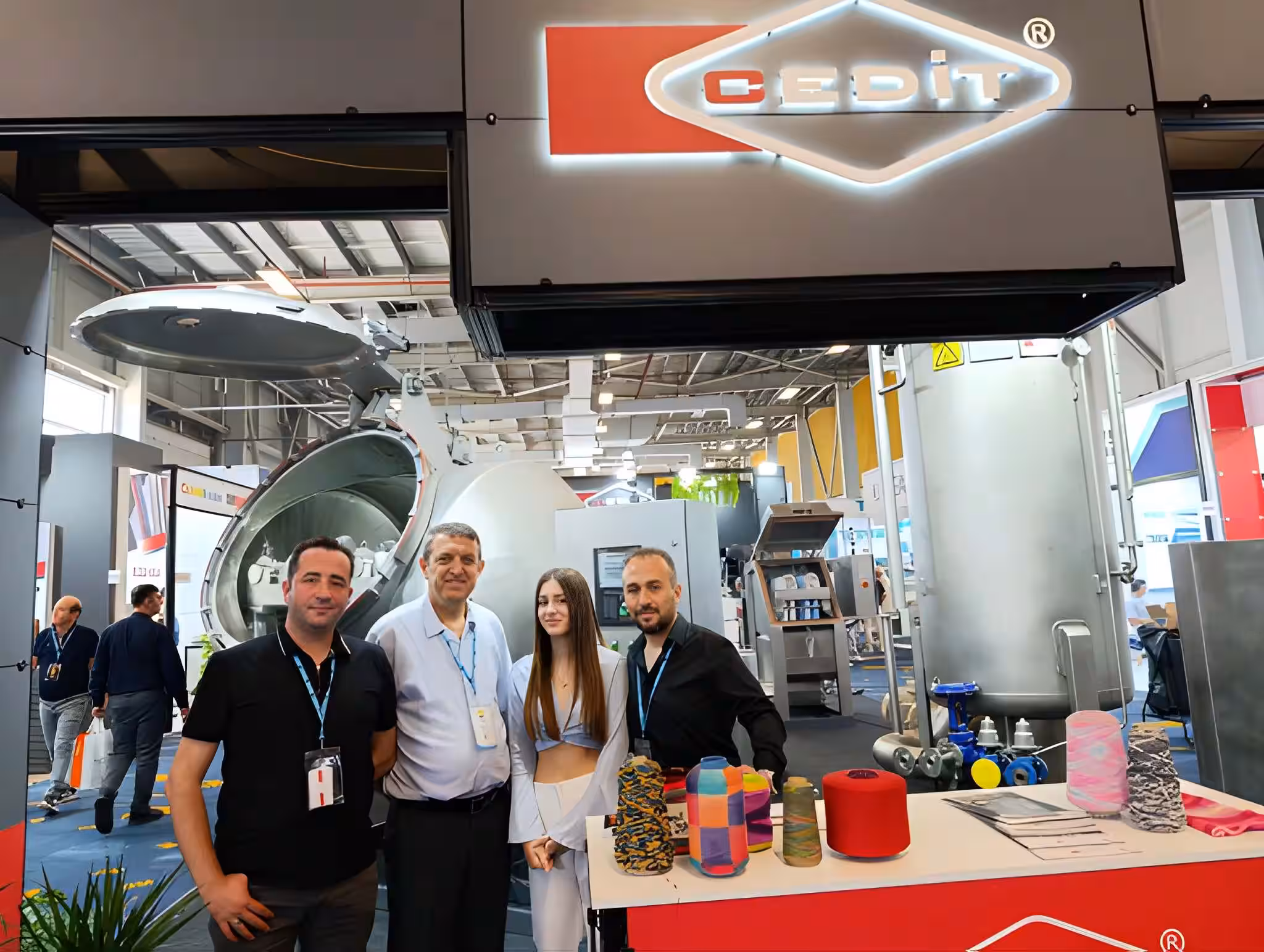 Interview-style news header featuring Mehmet Akif Cenk at the CEDIT booth during ITM 2026, highlighting CEDIT’s export growth strategy and sustainable yarn dyeing technologies.